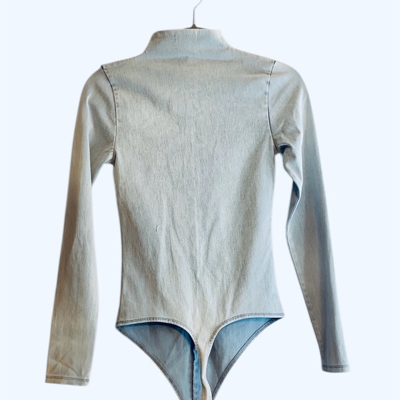 Good American Women’s Light Blue Funnel Collar Denim Bodysuit. Size S - Picture 12 of 13